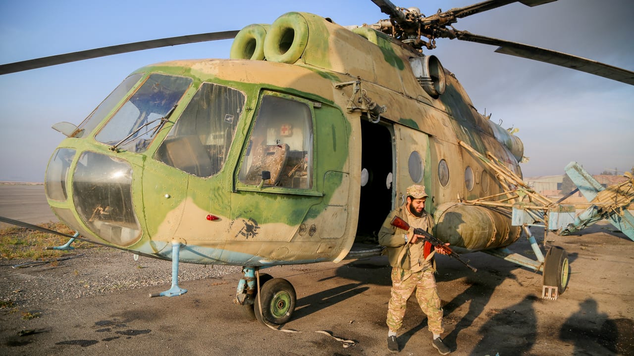 سوريا.. مراقب يكشف لـCNN تحرك فصائل المعارضة في حماة وماذا يقال بشوارع دمشق ومدى قوة الدعم الروسي