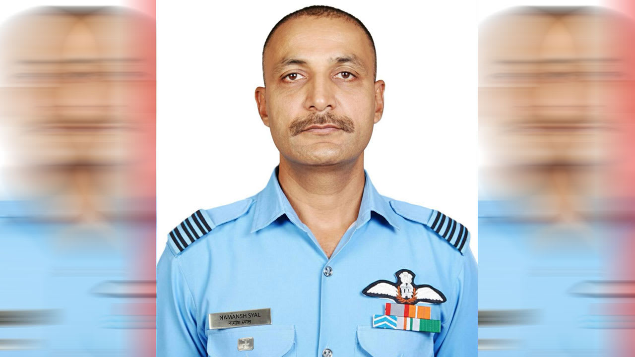 بعد مقتله بحادث معرض دبي الجوي.. ماذا نعلم عن الطيارالهندي بتحطم مقاتلة تيغاس ؟