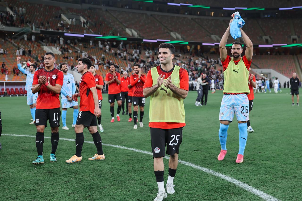 الفراعنة يكتسحون الأخضر وديًا وسط تحية متبادلة تُشعل المدرجات!