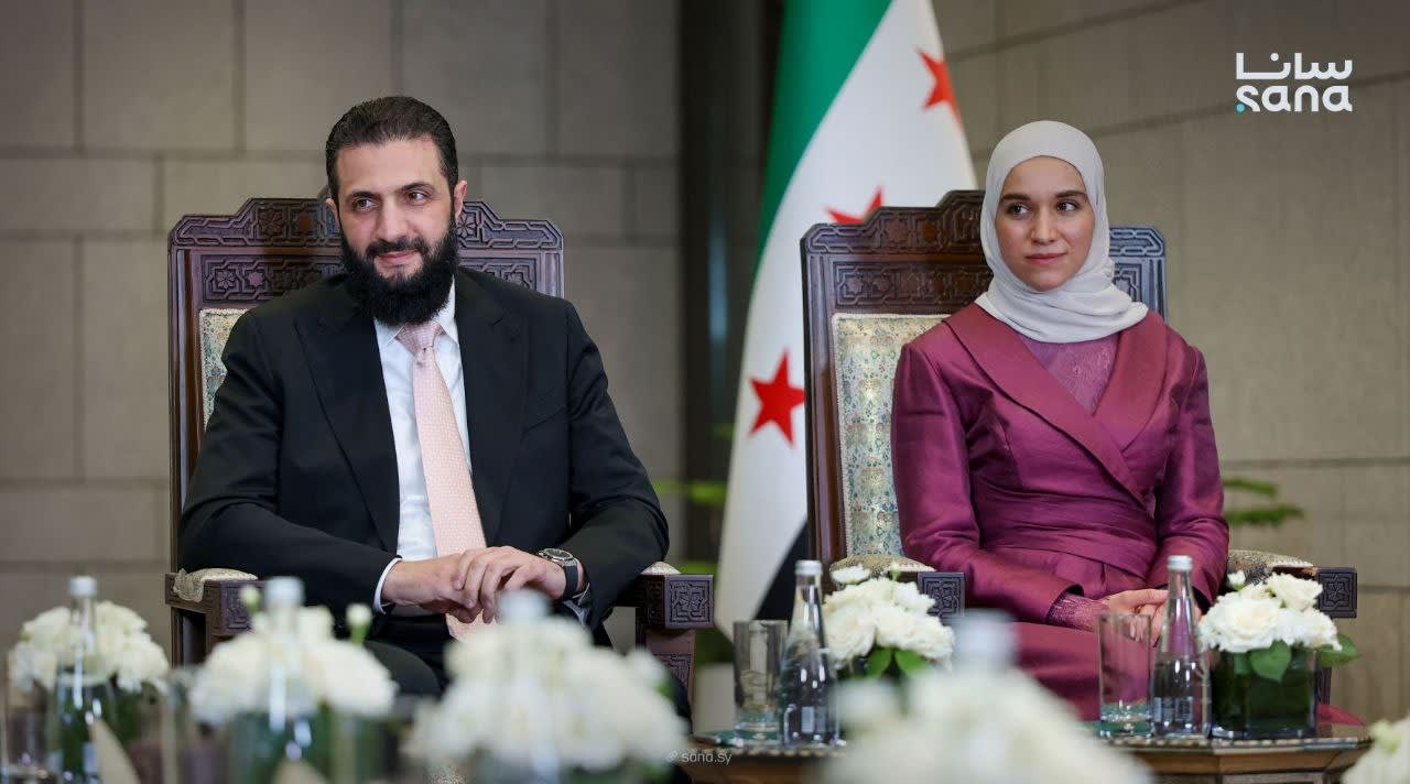 لطيفة الدروبي مع أحمد الشرع خلال اللقاء