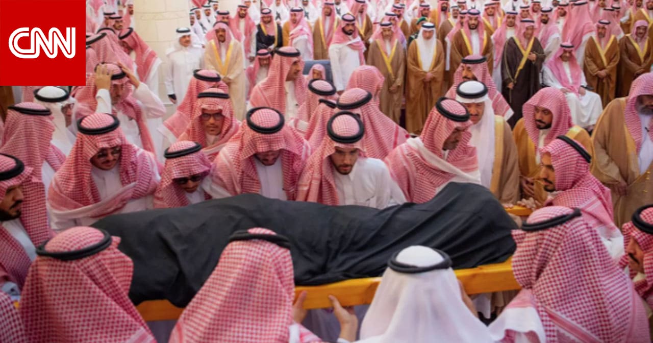 من هم؟.. أكثر من 65 أميرا برفقة محمد بن سلمان بصلاة الميت على الأميرة لطيفة ولقطة مثيرة لولي العهد