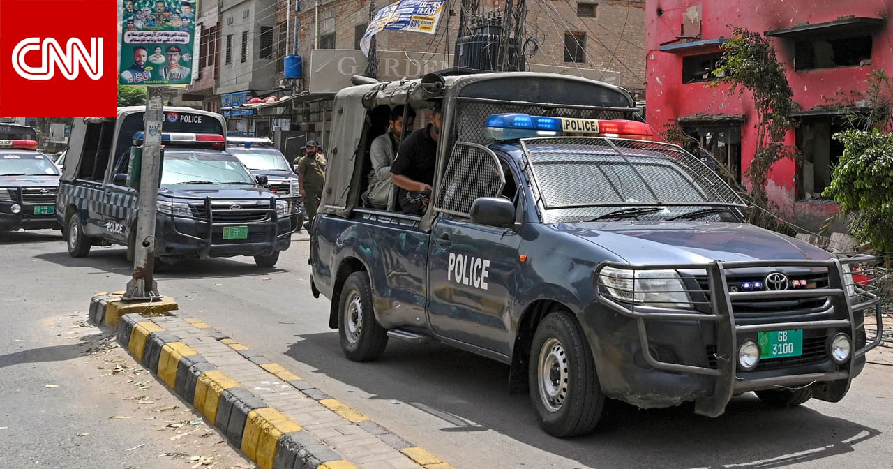 قُتل بعد يومين على الإساءة للنبي محمد برصاص شرطة باكستان.. والأخيرة تعلق: بالخطأ