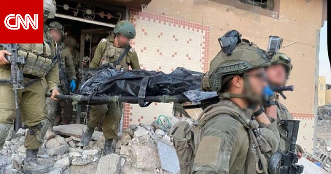 صورة جثة يحيى السنوار وأسلوب حملها من قبل جنود إسرائيليين يشعل تفاعلا ومقارنة