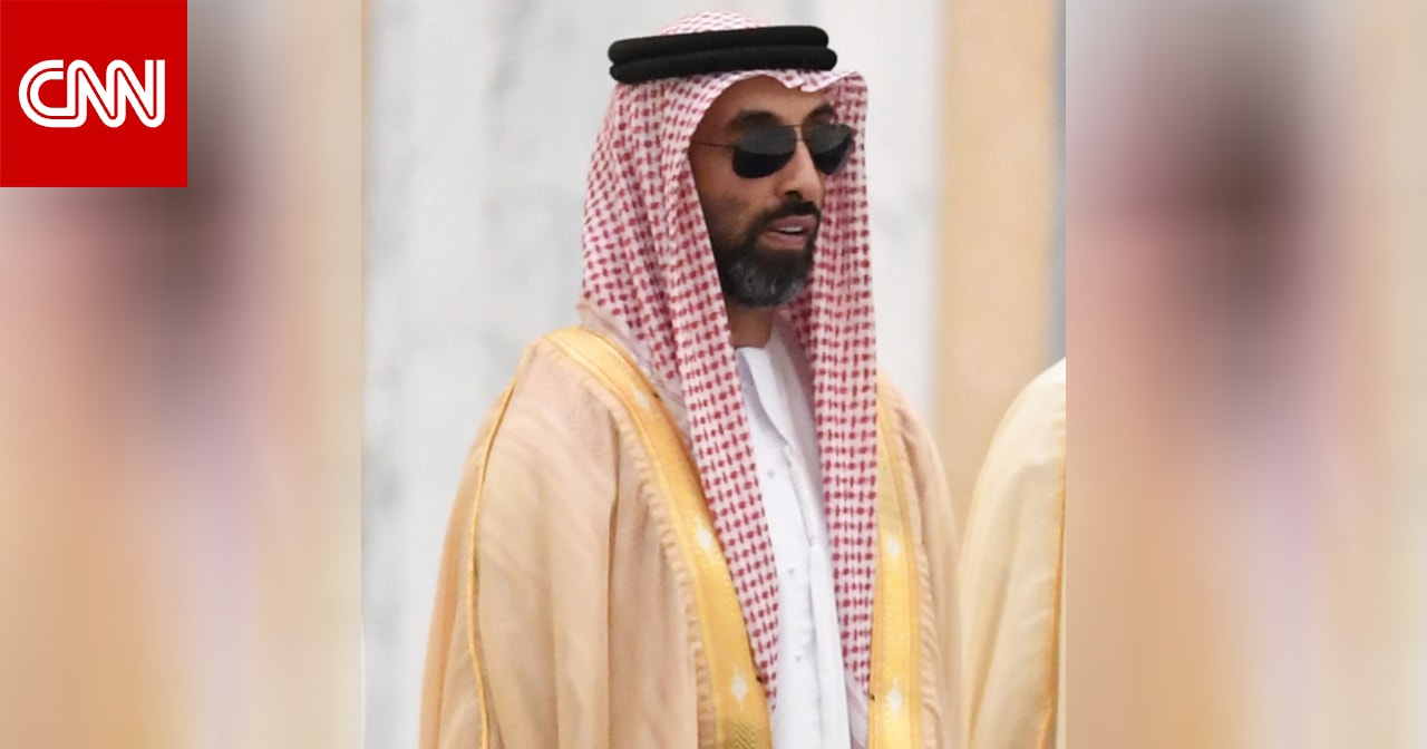 الإمارات.. لقطات الشيخ طحنون بن زايد بتدريبات مع نجم UFC حبيب نورمحمدوف تثير تفاعلا