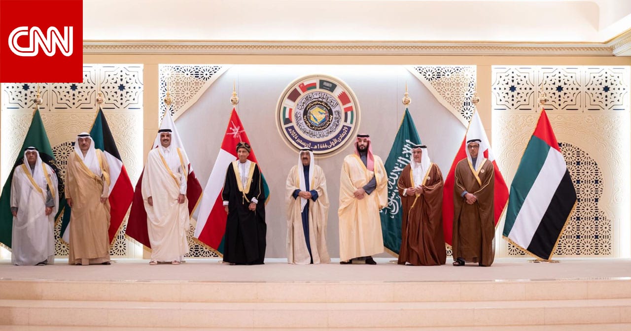 دول عربية أمام تحد حقيقي للالتزام بمصالحة بشار الأسد.. تحليل للوضح الجيوسياسي الجديد مع تقدم فصائل المعارضة بسوريا