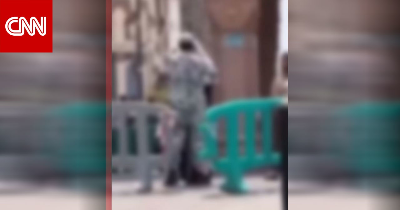السعودية.. تكهنات حول جنسية المرأة التي صفعت رجل أمن في الحرم مع استمرار التفاعل