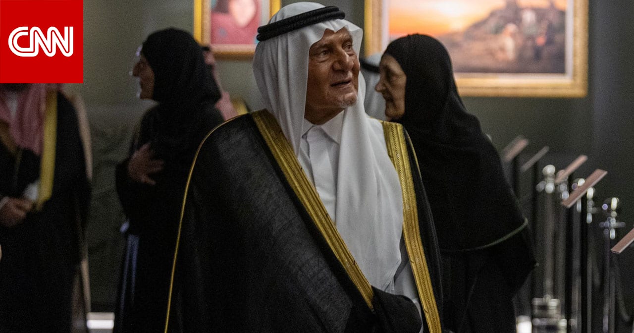 السعودية.. فيديو "لعب" تركي الفيصل على أغنية في ليلة خالد الفيصل يثير تفاعلا
