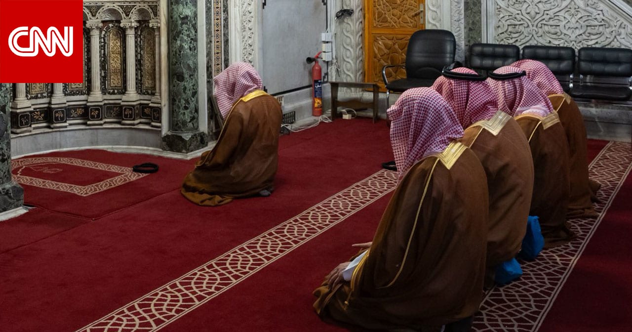 "عاد المجد الأموي".. القرني يعلق وسط ضجة صورة وزير خارجية السعودية بمحراب المسجد الأموي
