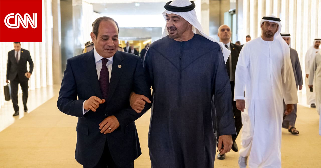 معنى وضع محمد بن زايد يده بذراع السيسي يشعل تفاعلا وتحليلات خلال زيارة أبوظبي