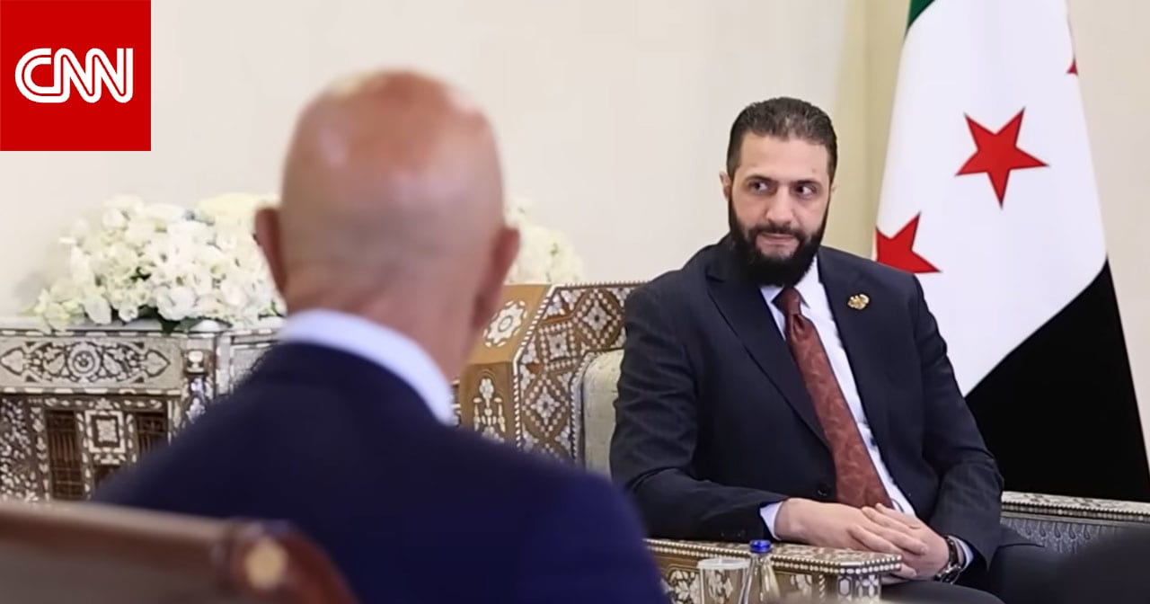 سوريا.. الشرع يثير تفاعلا بتوجيه المبعوث الأمريكي أين يجلس بقصر الشعب