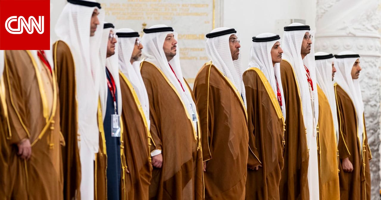 الإمارات.. فيديو حركة لبوتين مع شخص بوفد محمد بن زايد بمراسم الاستقبال في موسكو يثير تفاعلا