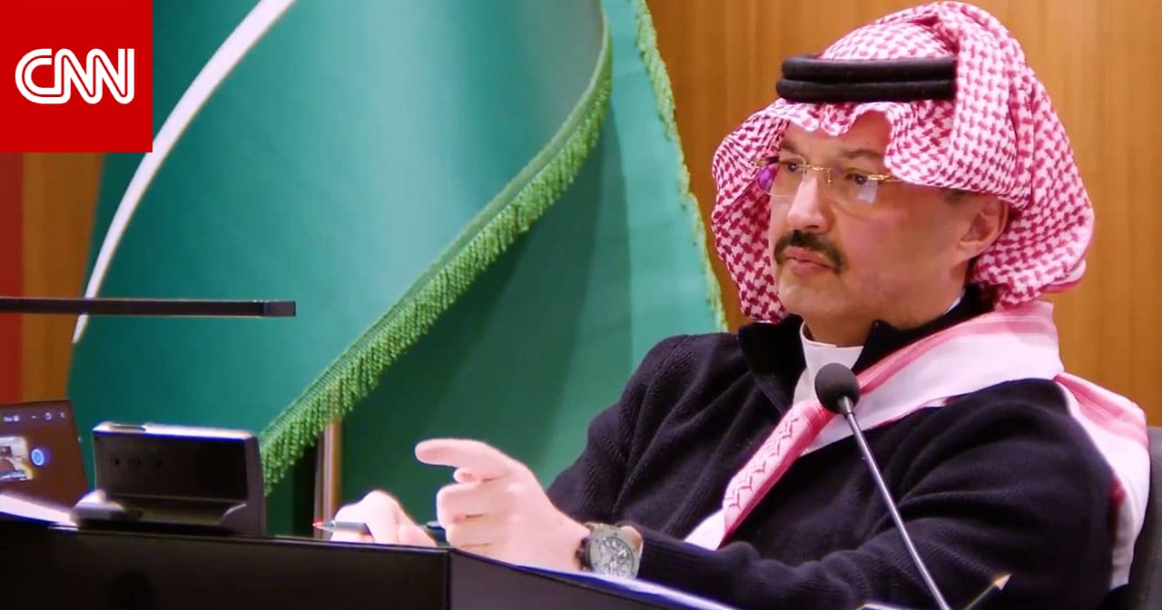 السعودية.. فيديو زجر أمير لمسؤول وتأجيل "ترقيته" وما سبب ذلك يشعل تفاعلا