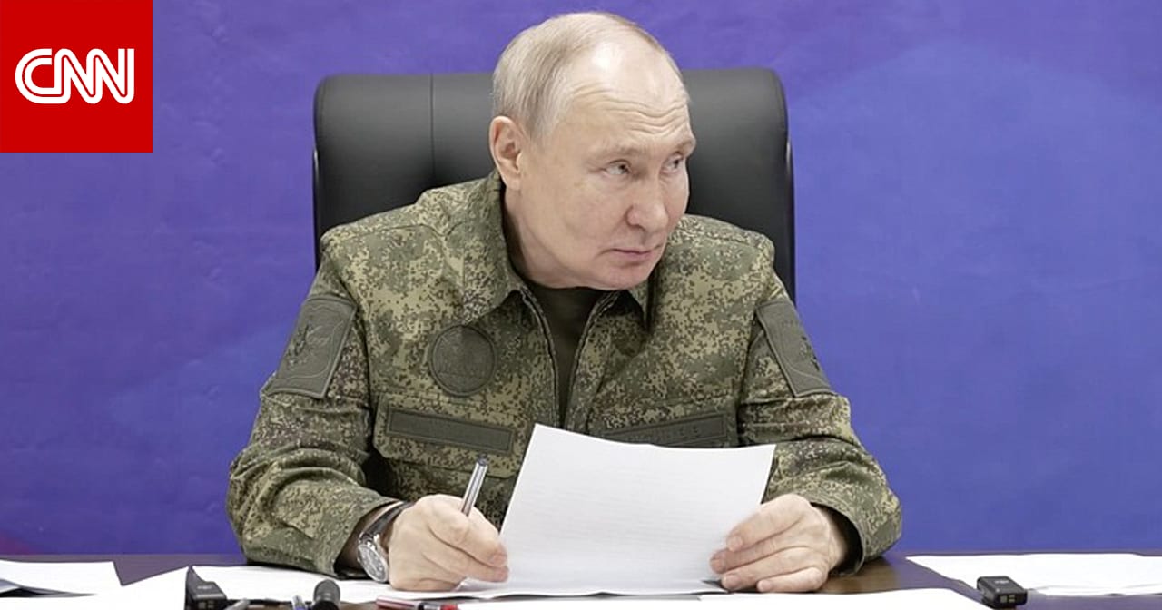 الرسالة وراء ارتداء بوتين الزي العسكري المموه وادعاء الانتصار بمدينة أوكرانية رئيسية