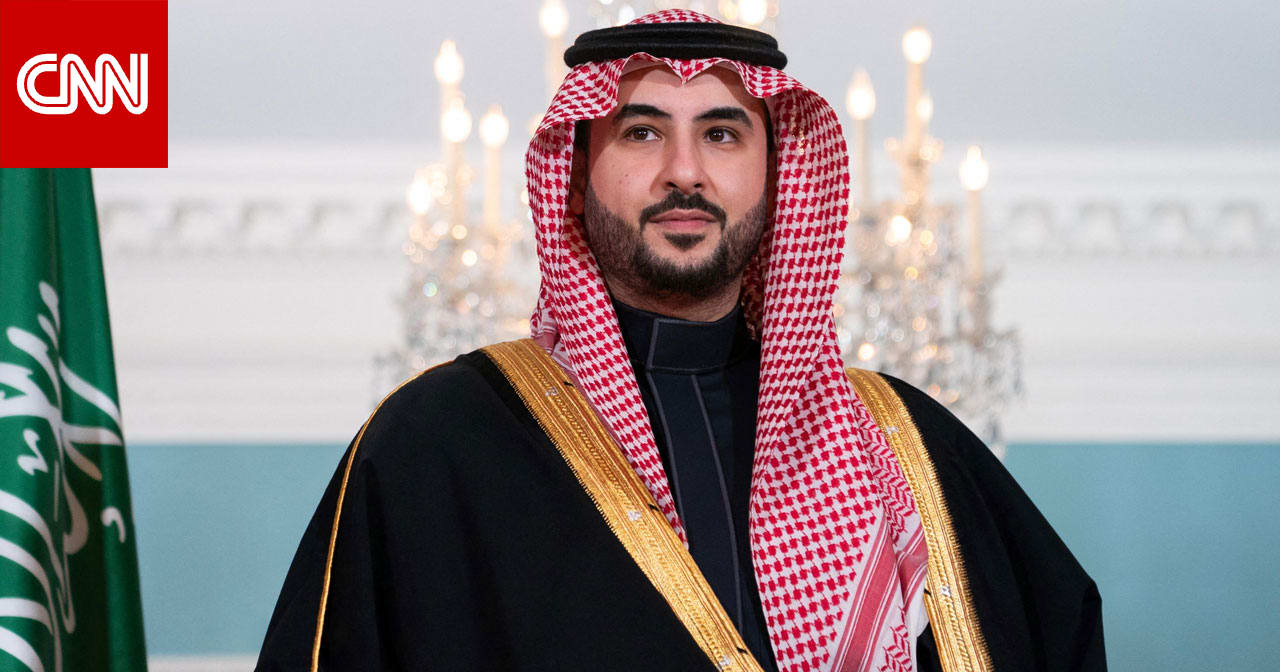 وزير دفاع السعودية يوجه رسالة لليمنيين وسط أحداث حضرموت والمهرة