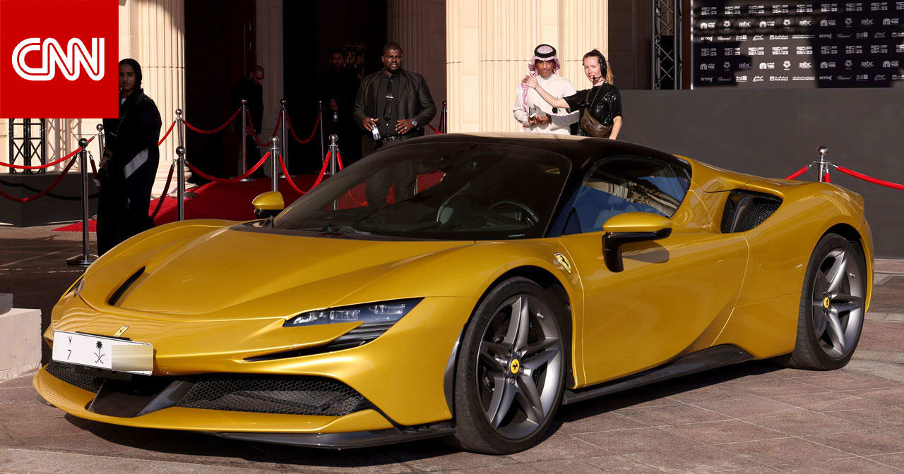 السعودية.. السيارات الرياضية وإعلان أرامكو طرح وقود مخصص لها