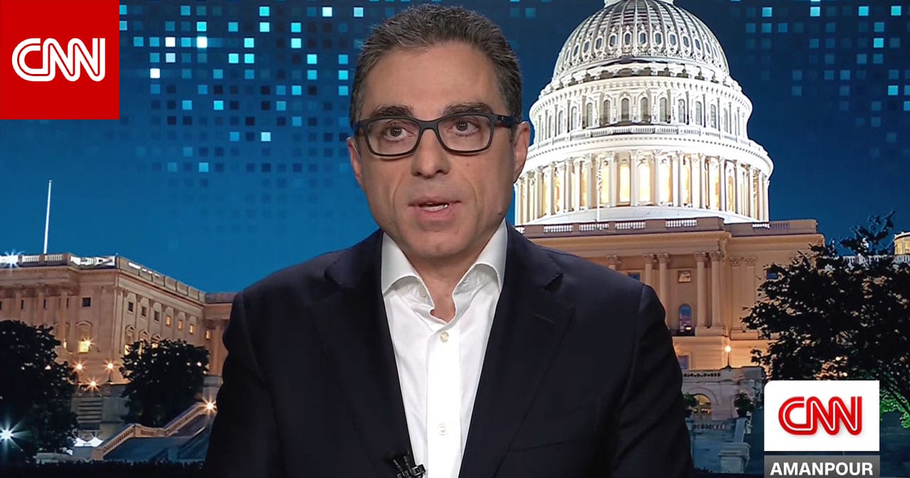 كيف شبّه سجين سياسي سابق النظام في إيران وماذا قال لـCNN عن مدى تمكّنه؟