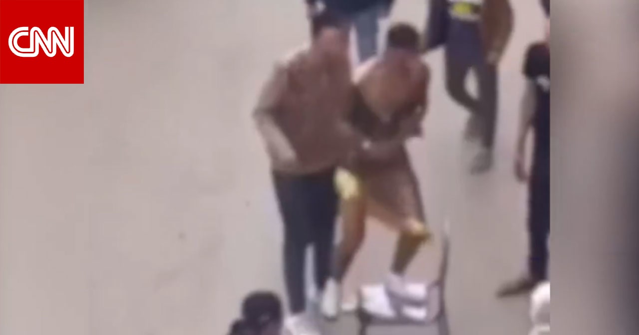 مصر.. فيديو إجبار شاب على ارتداء ملابس نسائية بالشارع والأمن يرد