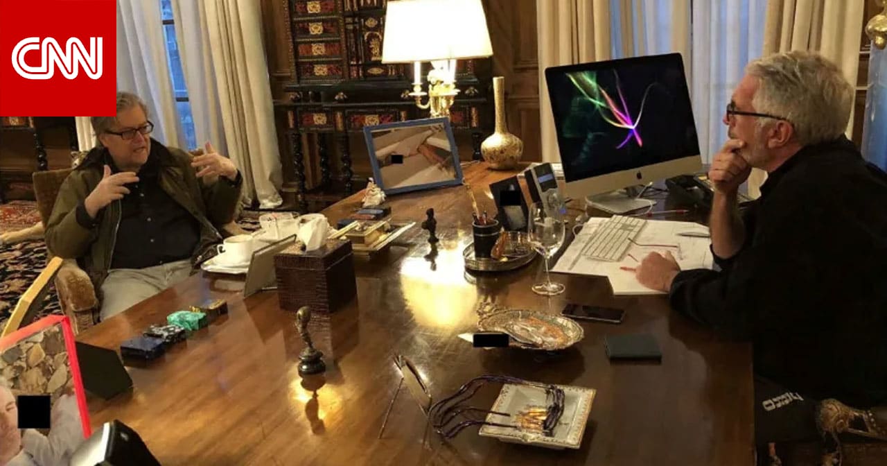 ستيف بانون سعى لاستمالة إبستين بجهوده "للإطاحة" بالبابا فرانسيس