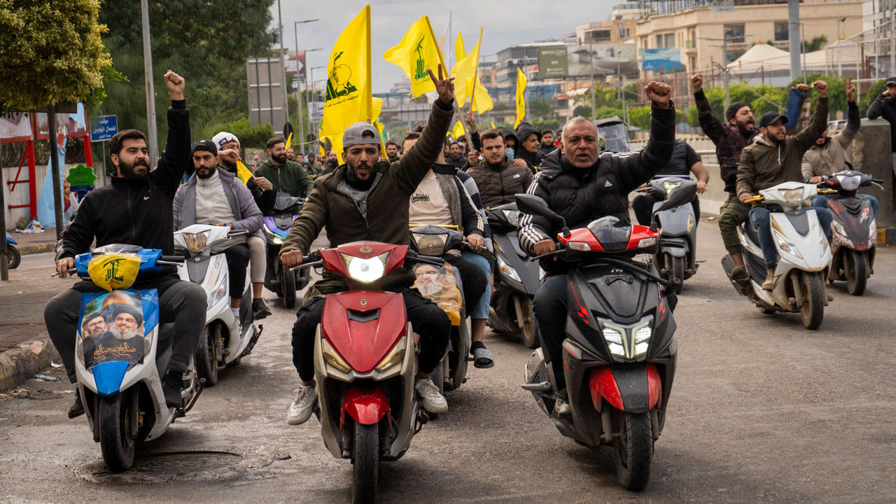 شاهد ردود أفعال وبهجة اللبنانيين بعودتهم لديارهم بعد اتفاق الهدنة بين حزب الله وإسرائيل