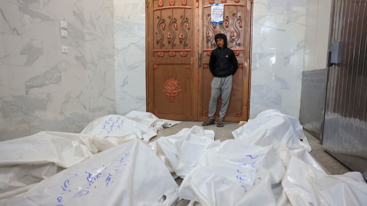 فيديو صادم.. شاهد كيف يموت الأطفال في غزة بسبب البرد القارس