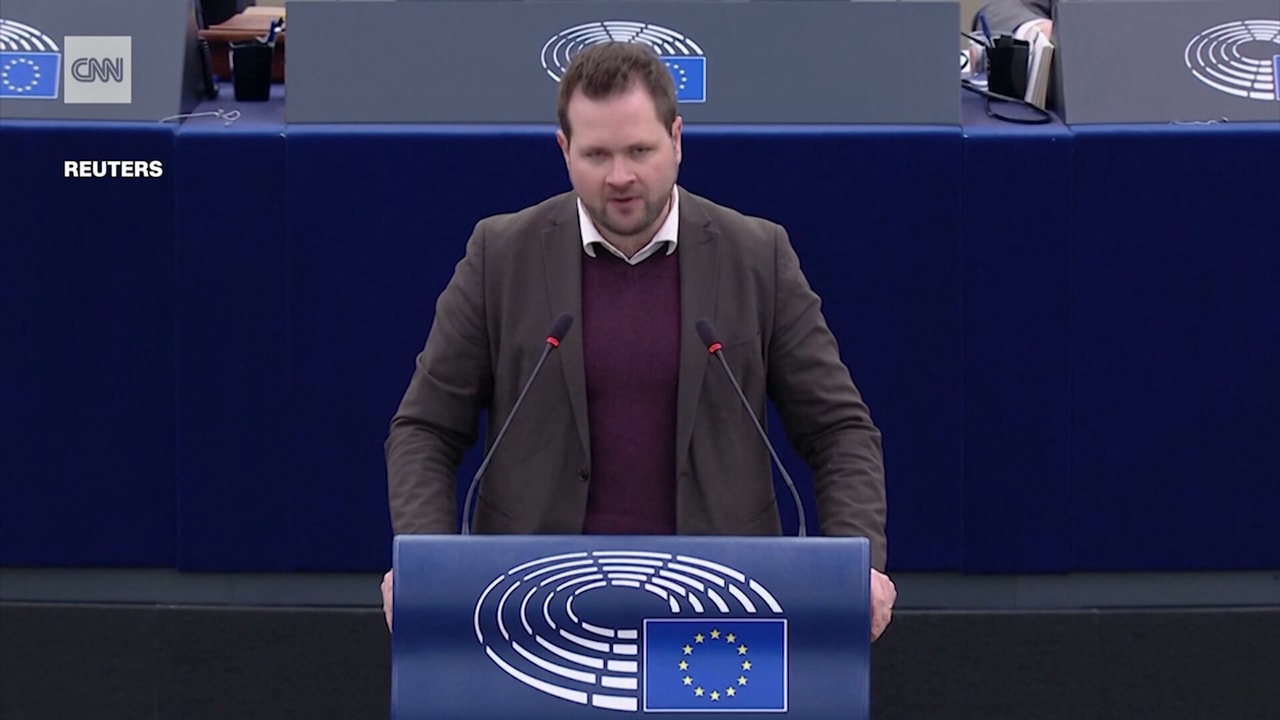 "لسنا للبيع".. مشرعة دنماركية ترد على ترامب بشأن غرينلاند وخطط شرائها أو السيطرة عليها