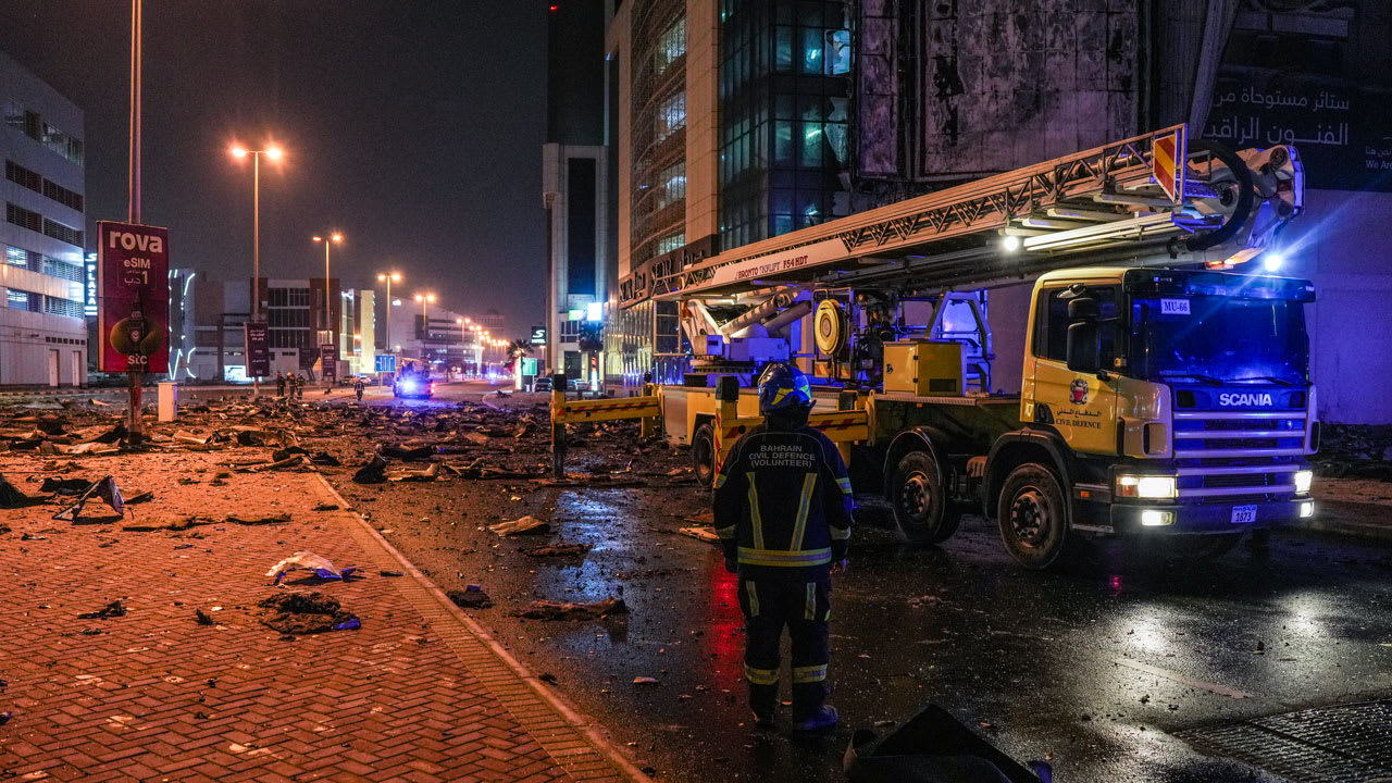 إيران أخطأت بضرب جيرانها العرب وحساباتها.. خبراء يوضحون