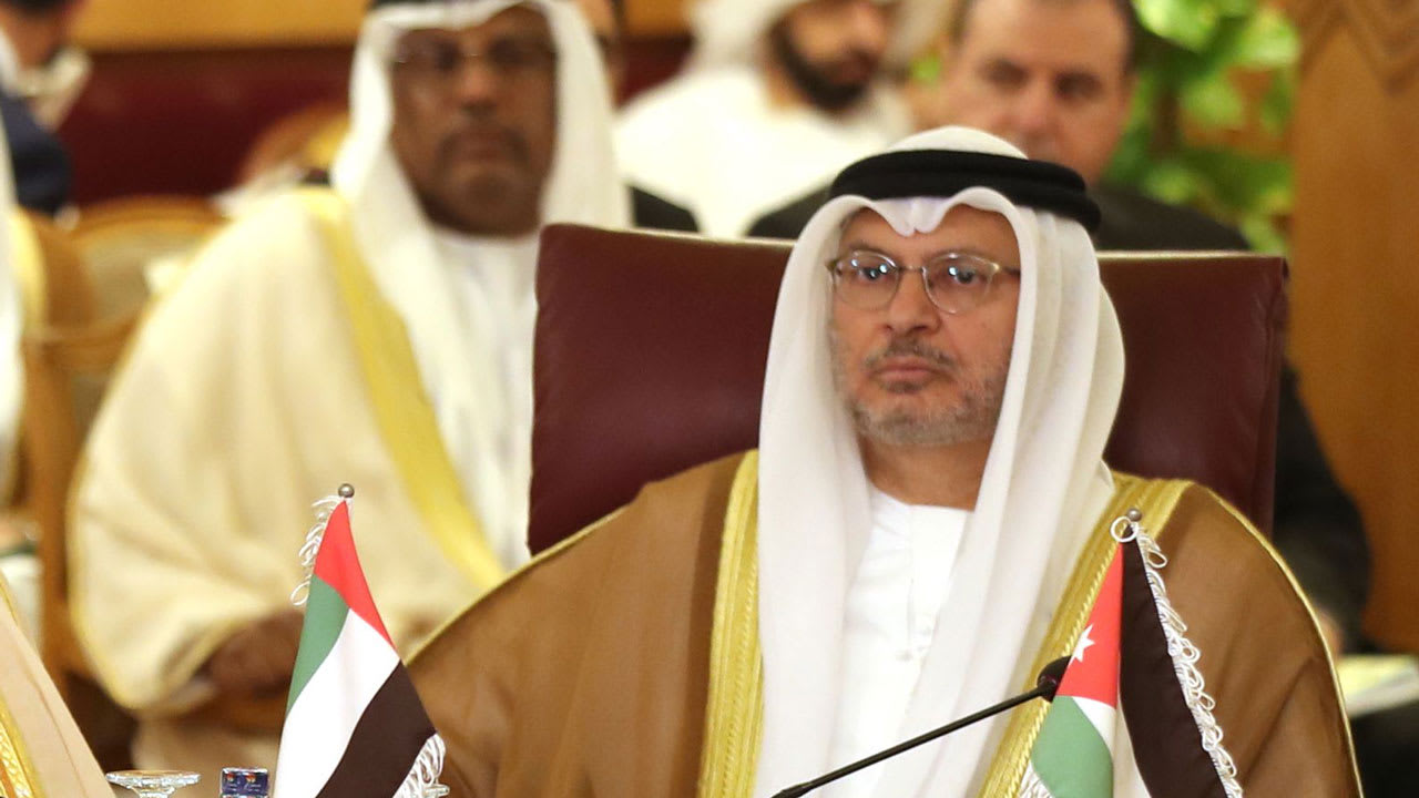قرقاش يعلق على اتصال عراقجي بنظيره الإماراتي عبدالله بن زايد