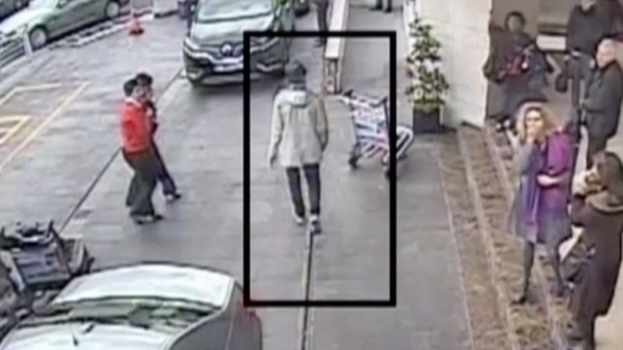 بالفيديو: كاميرات المراقبة تظهر مشتبها به يهرب من مطار بروكسل بعد الانفجار