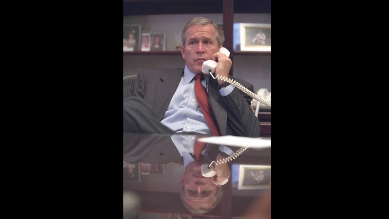 صور لم تُر من قبل: ماذا كان يفعل جورج بوش يوم هجمات 11 سبتمبر؟