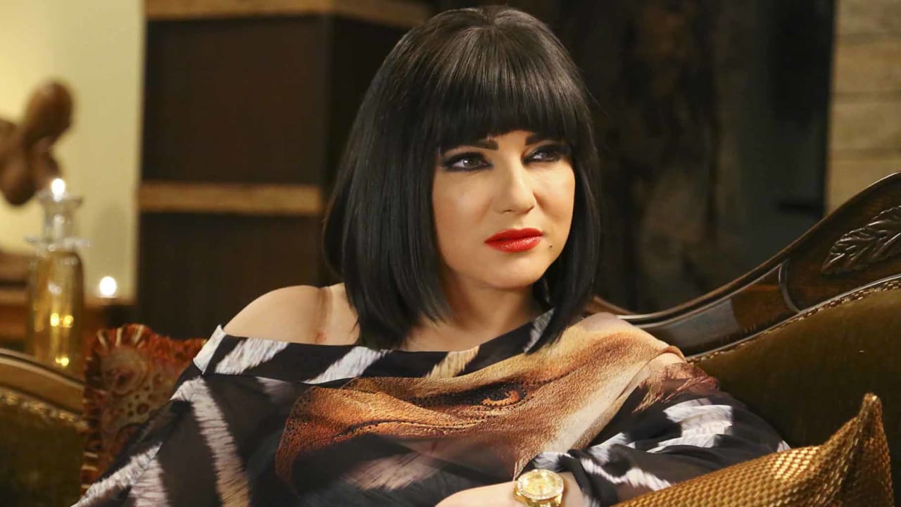 الممثلة صفاء سلطان هي إحدى بطلات مسلسل "دومينو"