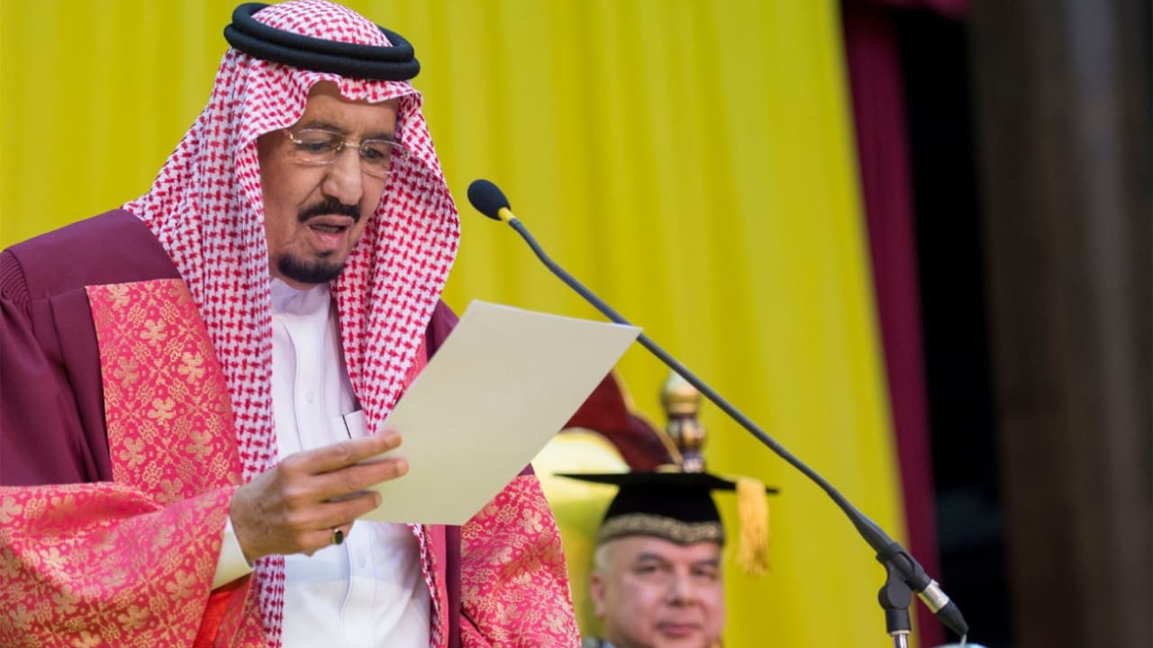 بالصور: دكتوراة فخرية للعاهل السعودي بماليزيا ودعوات لمواجهة تحدي العلم 