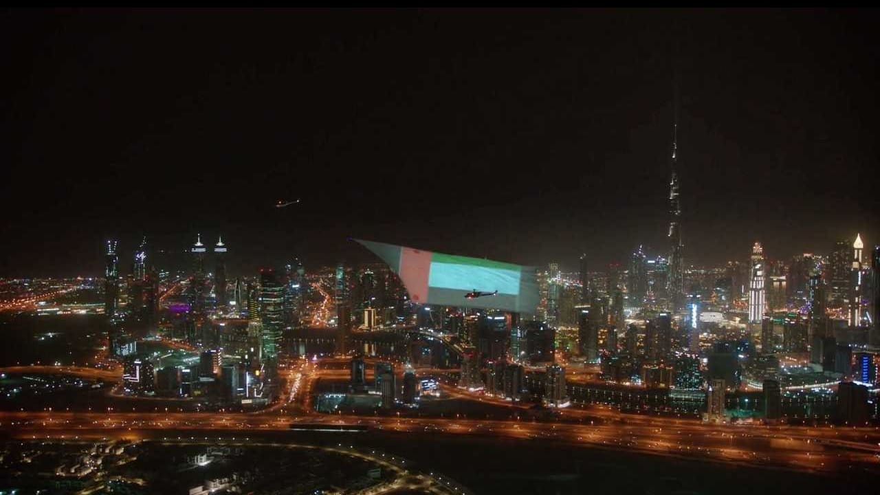 دبي تدخل موسوعة غينيس بأكبر شاشة عرض جوية في العالم