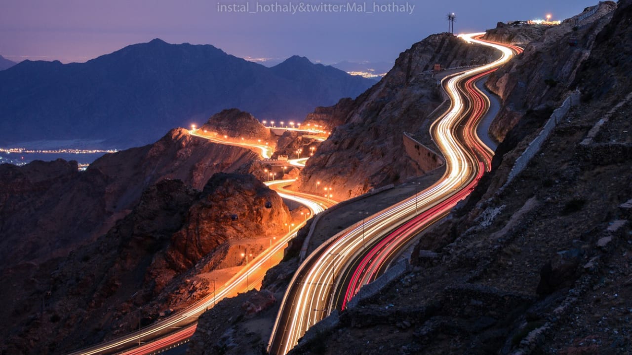 طريق جبل "كرا" في المملكة العربية السعودية. 
