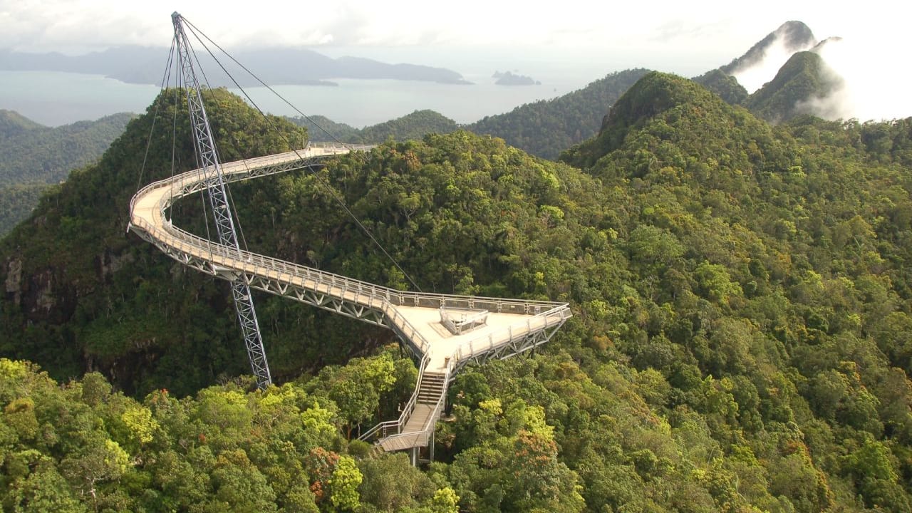 جسر "لانكاوي سكاي" في ماليزيا. 