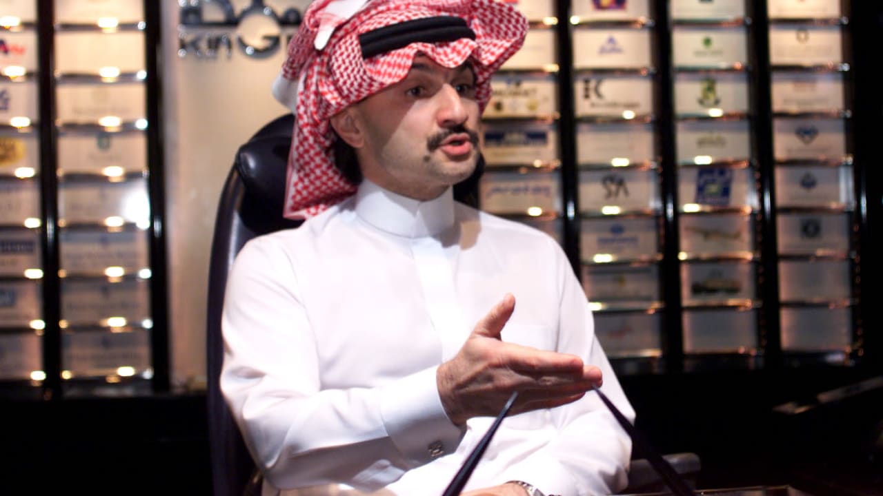 كيف كان التفاعل على رد الوليد بن طلال حول "طموحاته السياسة" في السعودية؟
