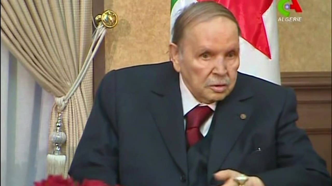 الرئاسة الجزائرية: عبد العزيز بوتفليقة يتنحى قبل نهاية عهدته الانتخابية