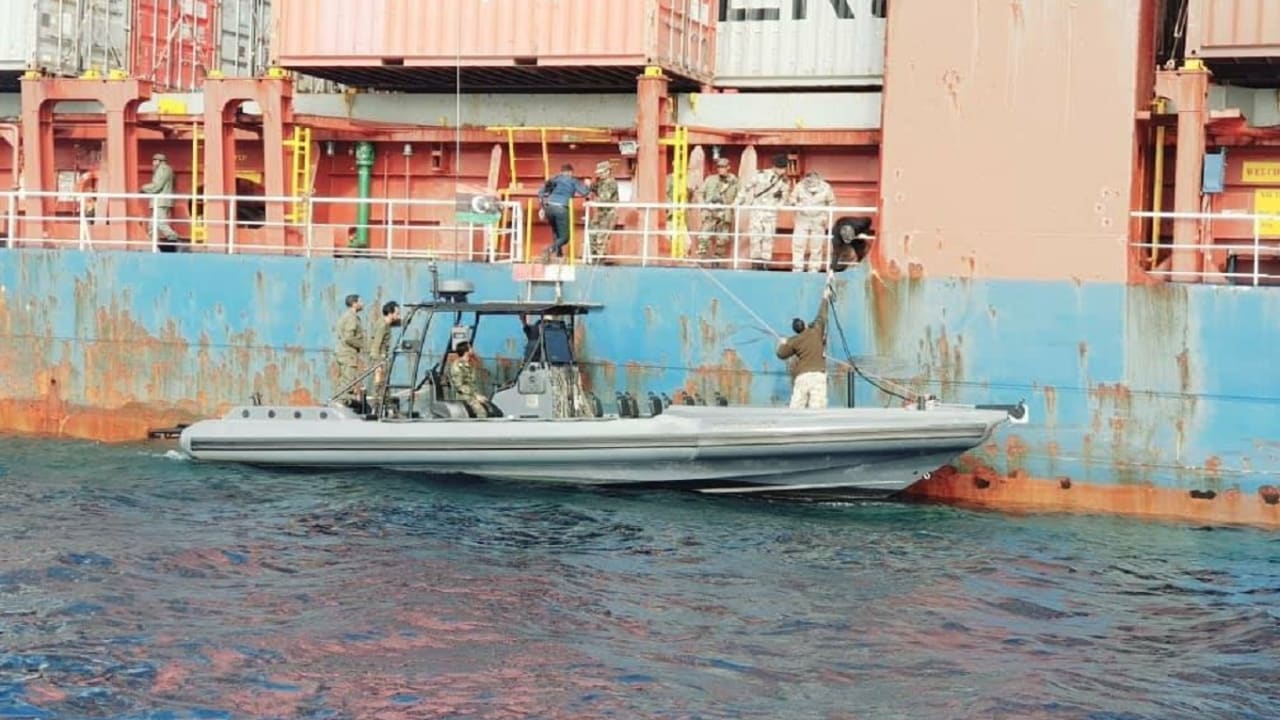 "الجيش الليبي" يعلن الإفراج عن سفينة تركية تواجدت في "منطقة محظورة"