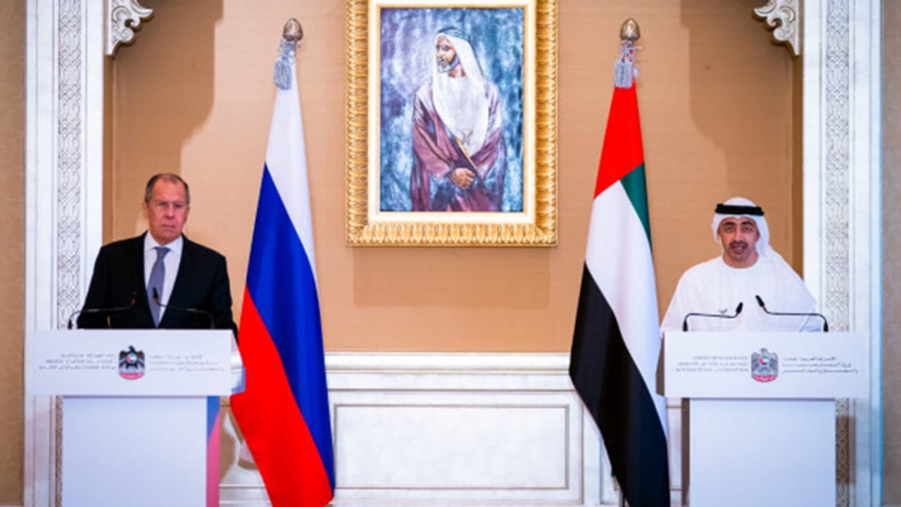 وزير خارجية الإمارات: لا بد من عودة سوريا لمحيطها.. وقانون قيصر التحدي الأكبر للتعاون