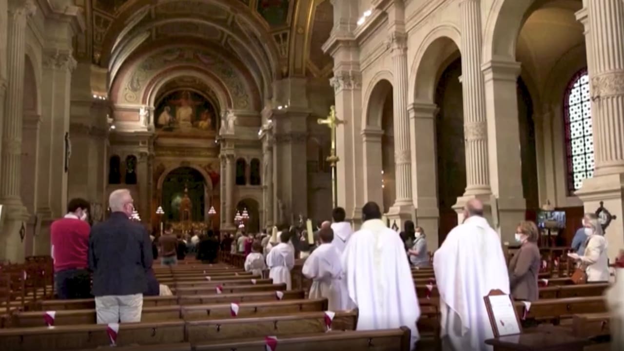 فضائح جنسية في كنيسة كاثوليكية بفرنسا.. والبابا: لحظة خزي وعار