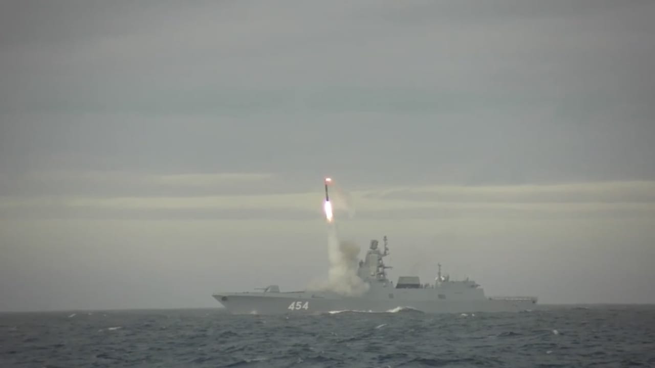كروز “زيركون“.. شاهد روسيا تختبر صاروخًا يفوق سرعة الصوت في البحر