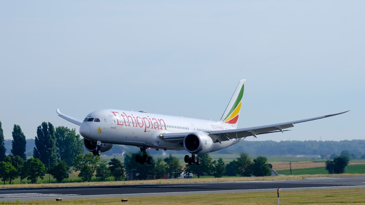 كانت في طريقها من السودان إلى إثيوبيا.. فشل طائرة بالهبوط بسبب نوم الطيارين على متنها