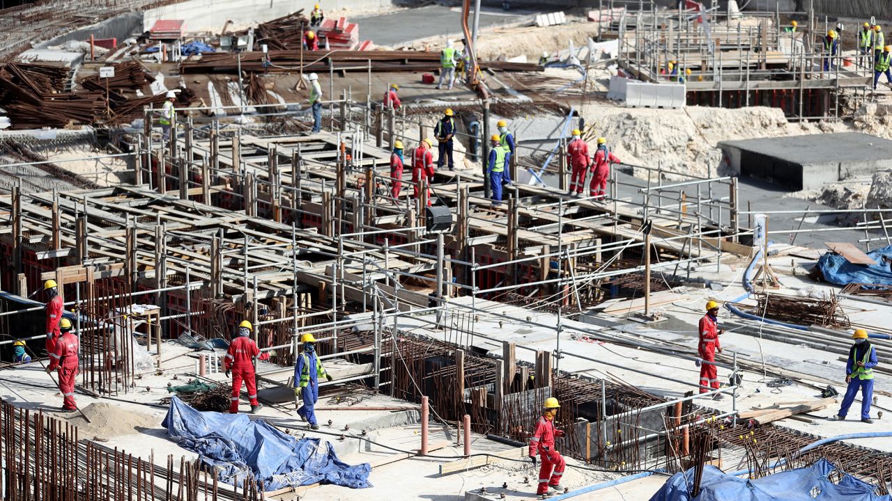 عمال أجانب في قطر 