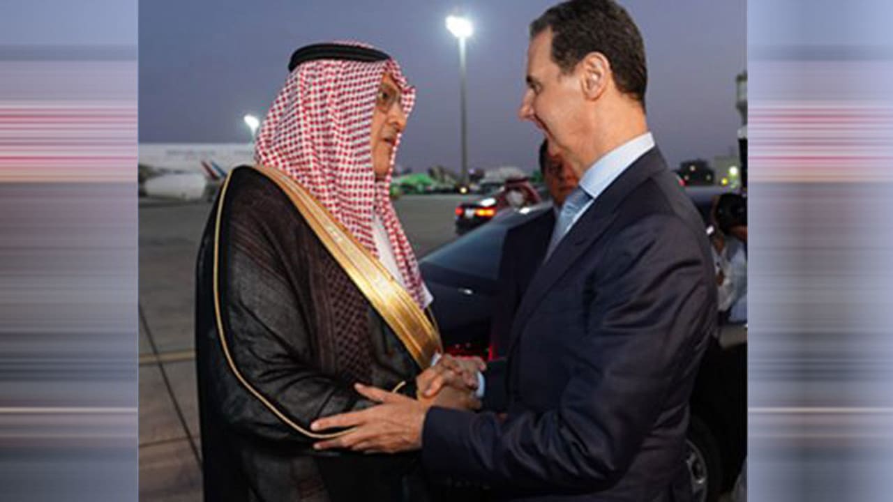 من كان بوداع بشار الأسد عند مغادرة السعودية عقب حصور القمة العربية؟