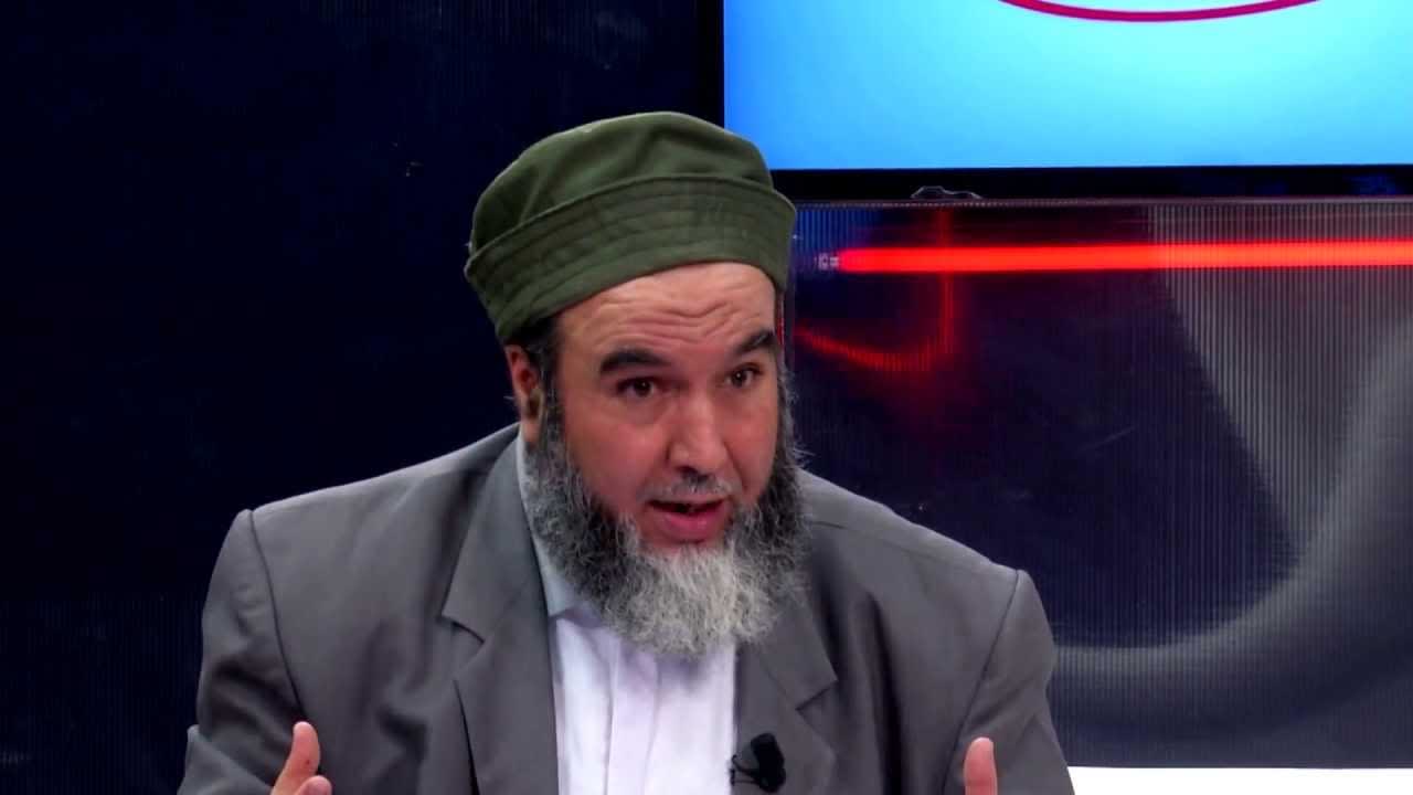 الوطن الجزائرية ترفض الاعتذار عن استضافة قيادي إسلامي انتقد بوتفليقة