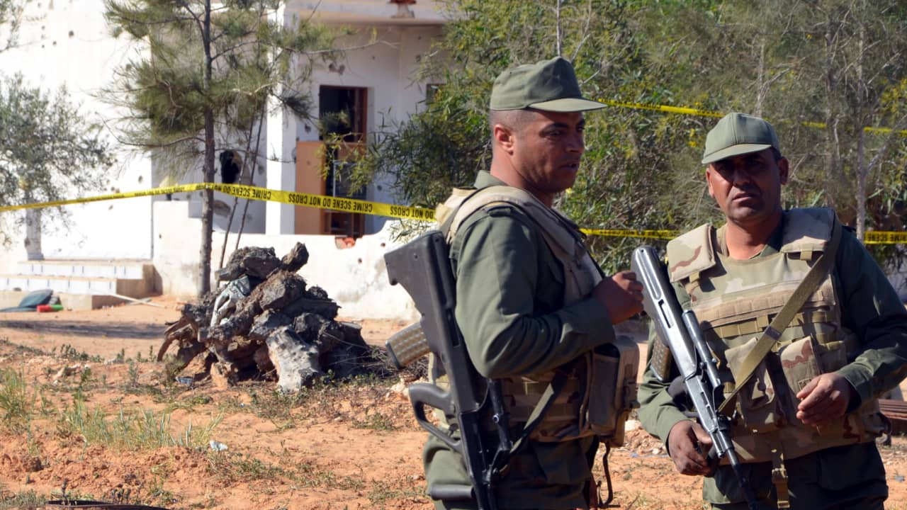 تونس: مقتل 36 إرهابيا و17 مدنيًا وعسكريًا إثر إحباط هجوم مسلح على مناطق عسكرية 