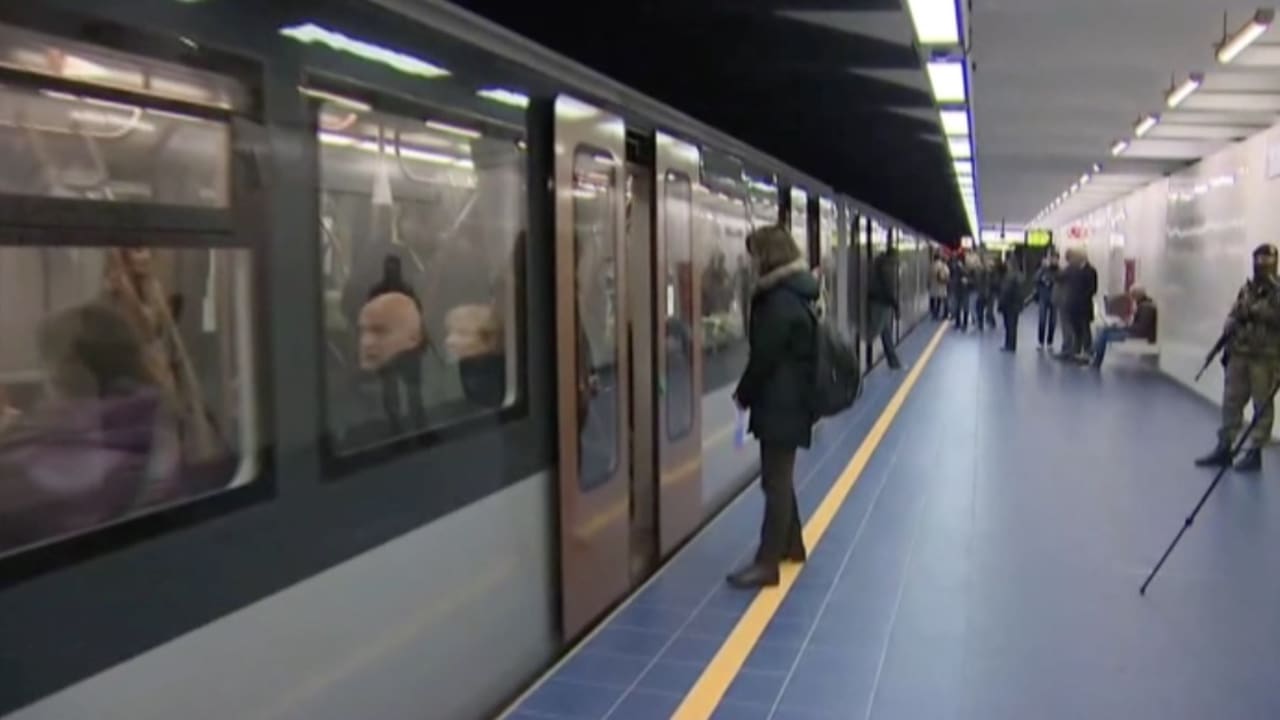 بالفيديو: إعادة تشغيل محطة مترو ميلبيك لأول مرة بعد هجمات بروكسل
