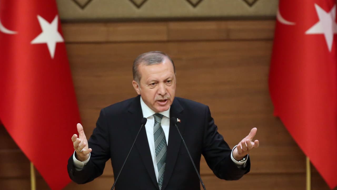 أردوغان: تركوا تركيا وحدها بمواجهة "داعش".. والعالم لم يهتم بتفجيرات أنقرة مثلما فعل بباريس وبروكسل