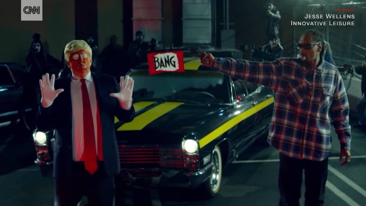مغني الراب سنوب دوغ “يطلق النار” على “ترامب المهرج” في فيديو كليب