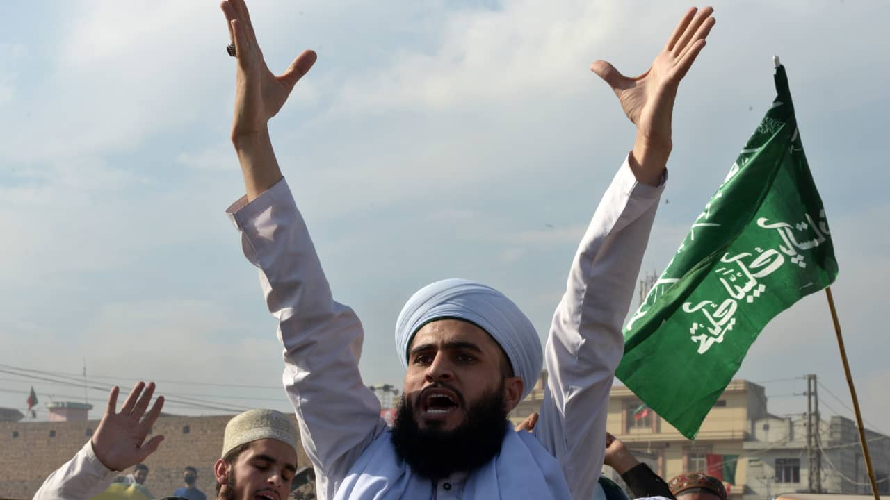 وزير باكستاني يستقيل بعد احتجاجات حركة "لبيك يا رسول الله"