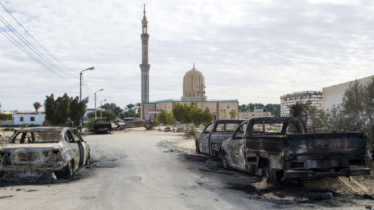 فروع القاعدة بمصر تندد بمجزرة "الروضة".. هل تواجه داعش عسكريا؟
